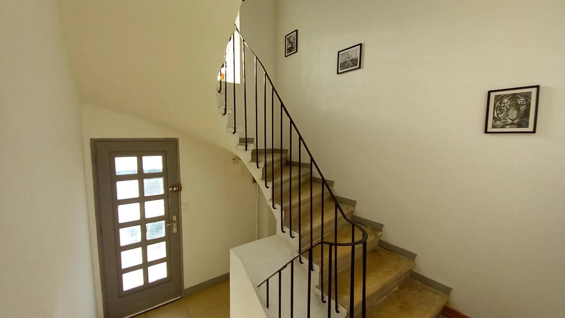 Appartement T3 En Duplex Proche Gare Sncf Avec Parking A Montelimar
