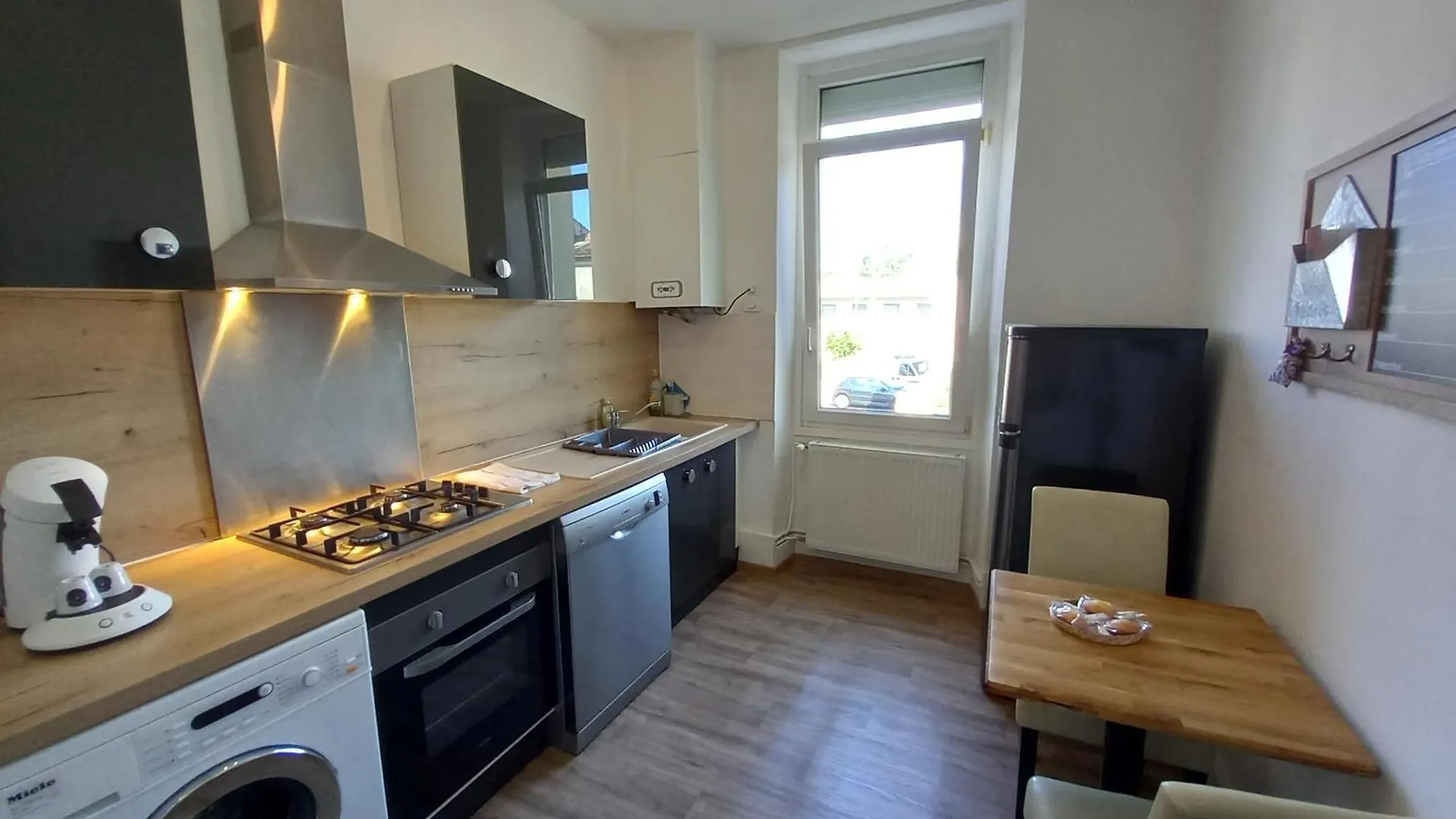 Appartement T3 En Duplex Proche Gare Sncf Avec Parking A Montelimar France
